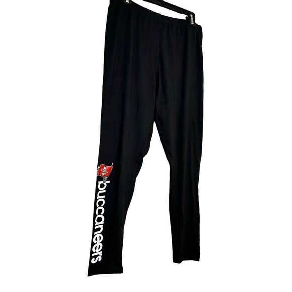 NWT G-III 4Her by Carl Banks Tampa Bay Buccaneers 4th Down Leggings Black XL - Picture 2 of 6